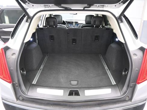 Used 2019 Cadillac XT5 Luxury FWD image 3