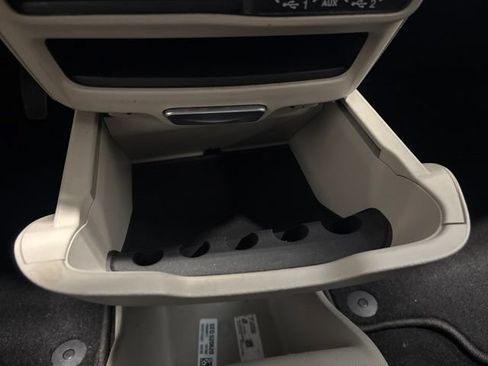 Used 2023 Chrysler Voyager LX FWD image 23