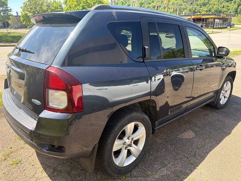 Used 2015 Jeep Compass Latitude AWD/4WD image 3