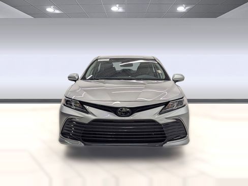 Used 2023 Toyota Camry LE image 5