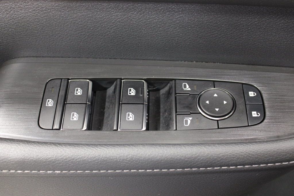 Used 2025 Nissan Armada SV RWD image 16