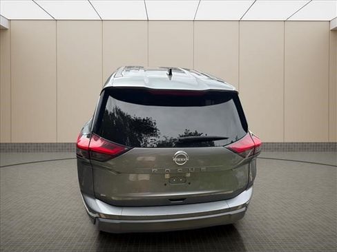 Used 2024 Nissan Rogue S FWD image 16