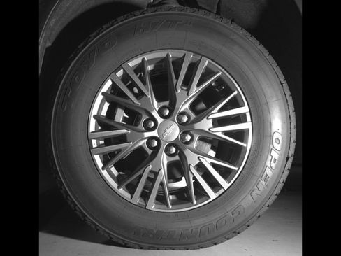 Used 2024 Chevrolet Traverse LT FWD image 14