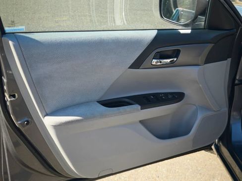 Used 2013 Honda Accord LX image 10