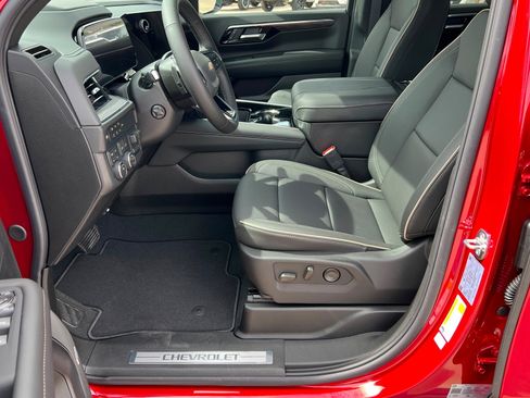 New 2026 Chevrolet Suburban Premier AWD/4WD image 18