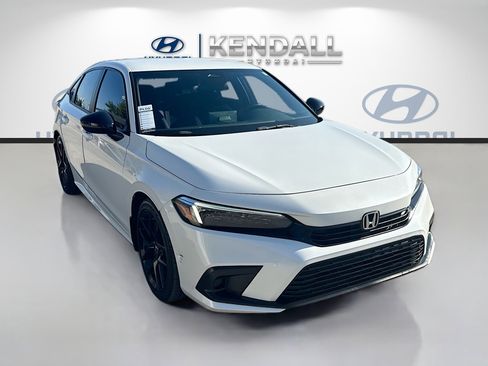 Used 2023 Honda Civic Sport image 1