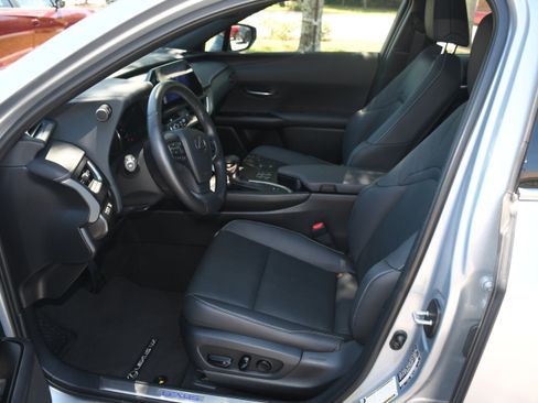 Used 2023 Lexus UX 250h FWD w/ Accessory Package (Z1) image 8