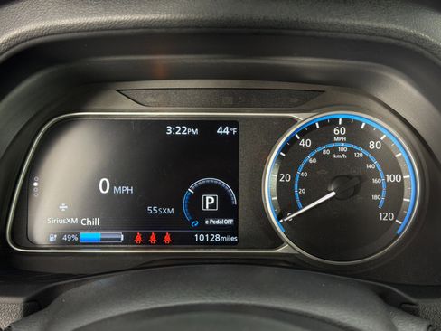 Used 2025 Nissan Leaf S image 17