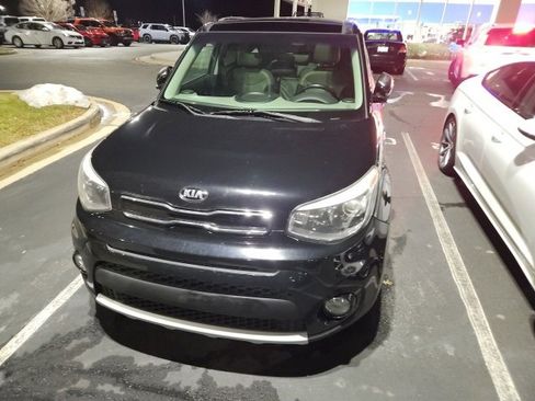 Used 2017 Kia Soul + w/ Primo Package image 3