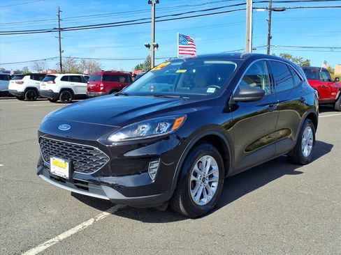 Certified 2022 Ford Escape SE w/ Cold Weather Package image 3