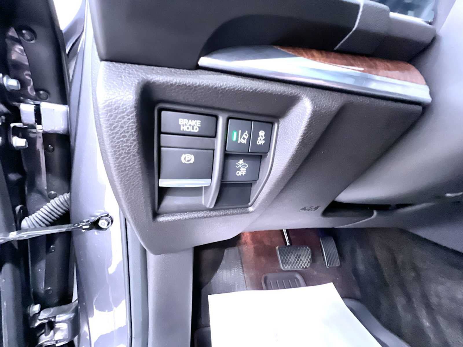 Used 2018 Acura MDX w/ Technology Package AWD/4WD image 16
