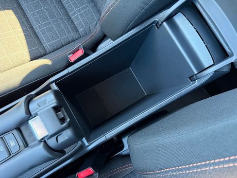 Used 2025 Honda HR-V Sport image 30