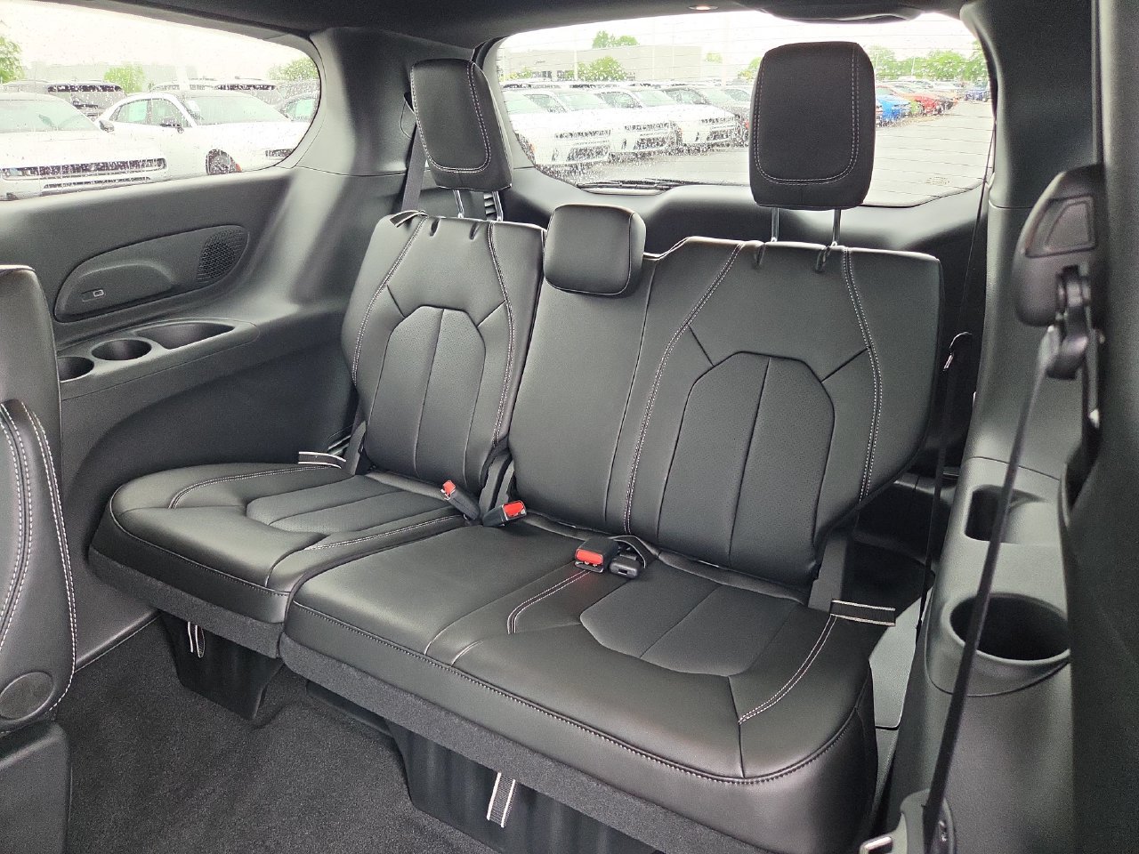 New 2027 Chrysler Pacifica Select w/ Family Tech Group FWD image 13