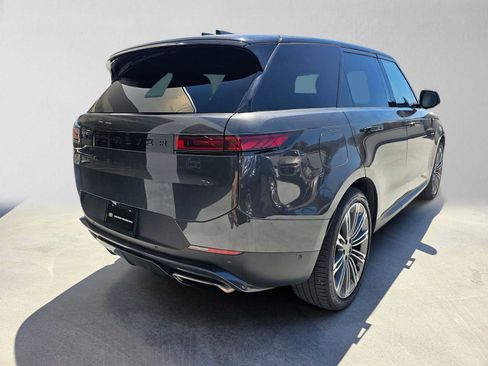 Used 2024 Land Rover Range Rover Sport SE AWD/4WD image 5