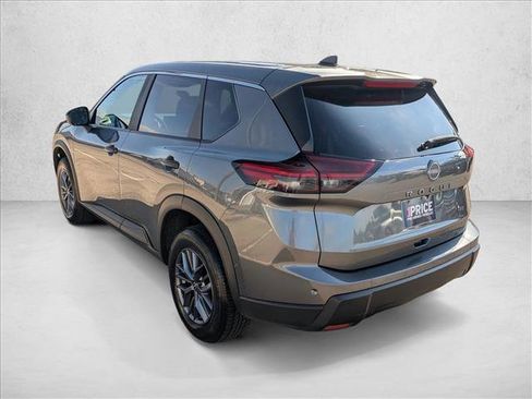 Used 2024 Nissan Rogue S image 7