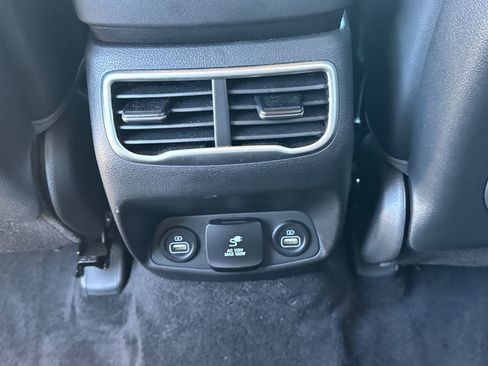 Used 2023 Hyundai Santa Fe Limited image 25