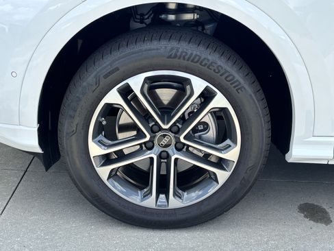 Certified 2025 Audi Q5 Premium AWD/4WD image 13
