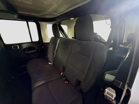 Used 2020 Jeep Wrangler Unlimited Sport S image 25