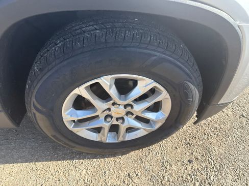 Used 2019 Chevrolet Traverse LS FWD image 5
