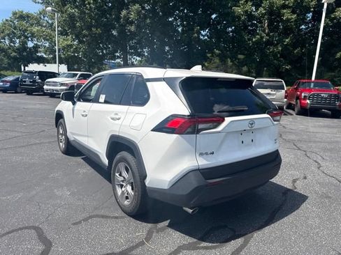 Used 2025 Toyota RAV4 XLE AWD/4WD image 7