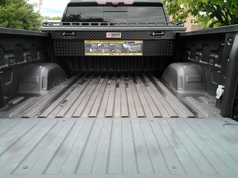 Certified 2022 Chevrolet Silverado 1500 ZR2 w/ Technology Package AWD/4WD image 8