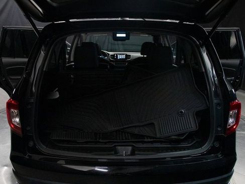 Used 2019 Honda Pilot Touring image 16