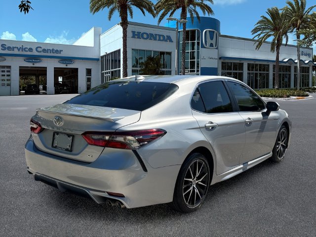 Used 2024 Toyota Camry SE w/ Cold Weather Package FWD image 8