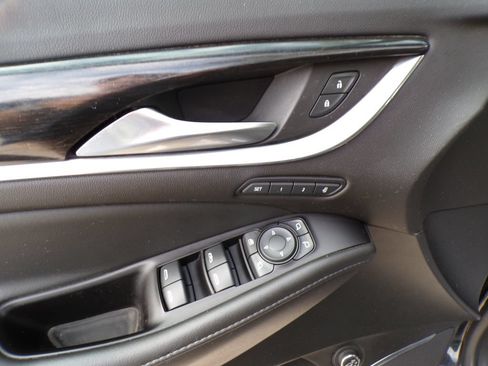 Used 2020 Buick Enclave Avenir w/ Avenir Technology Package AWD/4WD image 23