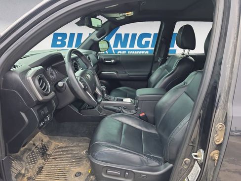 Used 2021 Toyota Tacoma TRD Sport w/ TRD Premium Sport Package image 9