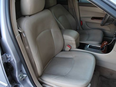 Used 2005 Buick LaCrosse CXL w/ Gold Convenience Package FWD image 34