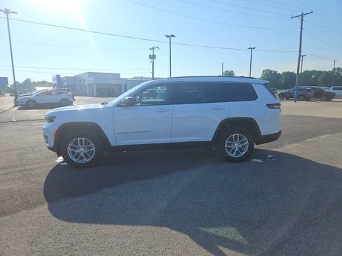 Used 2024 Jeep Grand Cherokee L Laredo AWD/4WD image 9