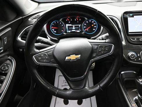 Used 2016 Chevrolet Malibu LT w/ Leather Package FWD image 13