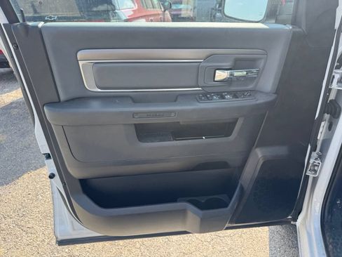 Used 2022 RAM 1500 Classic SLT AWD/4WD image 11