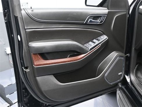 Used 2019 GMC Yukon XL SLE w/ Convenience Package image 3