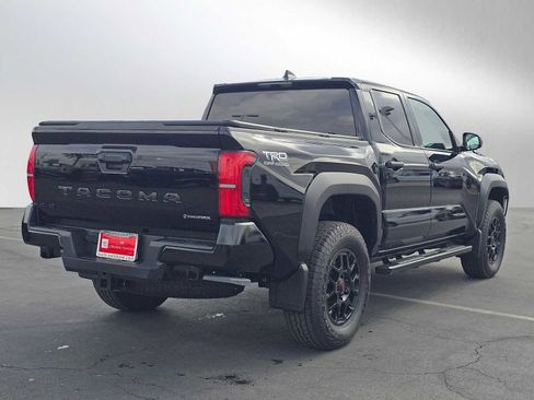 Used 2025 Toyota Tacoma TRD Off-Road image 3