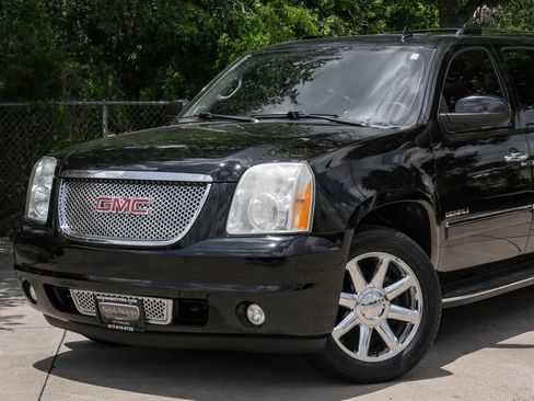 Used 2013 GMC Yukon XL Denali AWD/4WD image 13