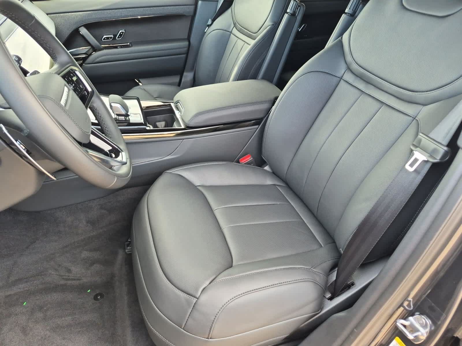 New 2027 Land Rover Range Rover Sport SE AWD/4WD image 16
