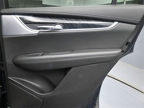 Used 2023 Cadillac XT6 Premium Luxury image 30