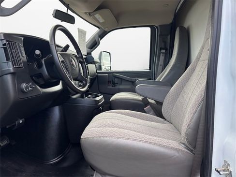 Used 2023 GMC Savana 3500 w/ Power Convenience Package image 8