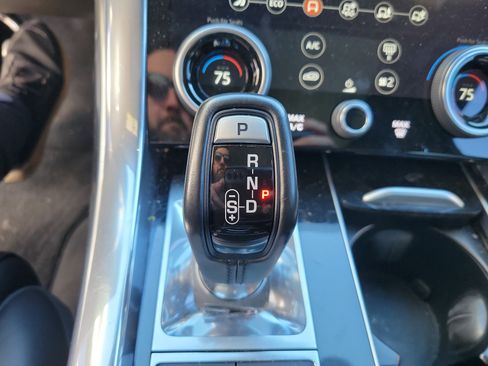 Used 2019 Land Rover Range Rover Sport HSE Dynamic image 26