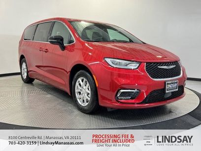 New 2026 Chrysler Pacifica Select