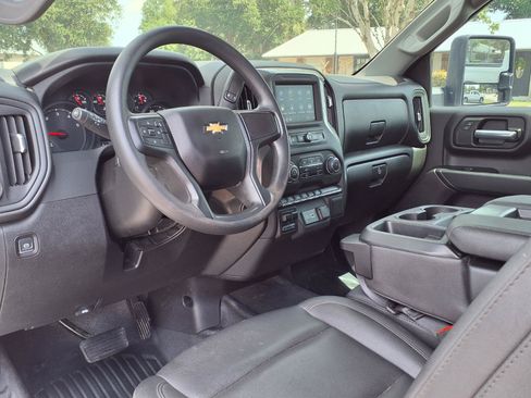 Used 2025 Chevrolet Silverado 3500 W/T AWD/4WD image 8