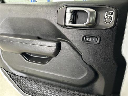Used 2020 Jeep Wrangler Sport image 40