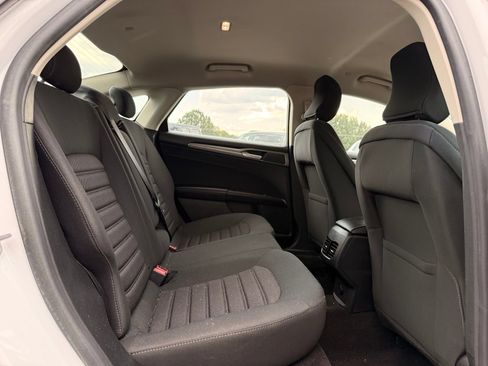 Used 2019 Ford Fusion SE FWD image 15