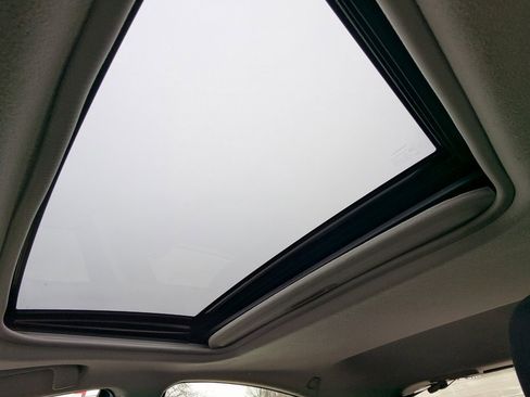 Used 2016 Toyota Prius C Three image 18