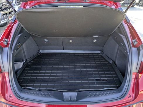 Used 2022 Toyota C-HR XLE image 27