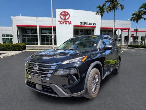 Used 2024 Nissan Rogue S AWD/4WD image 3