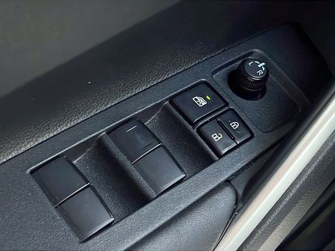 Used 2023 Toyota Corolla Cross AWD Hybrid image 18