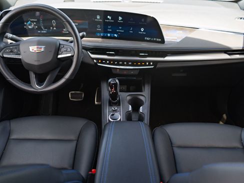Used 2024 Cadillac XT4 Sport FWD image 22