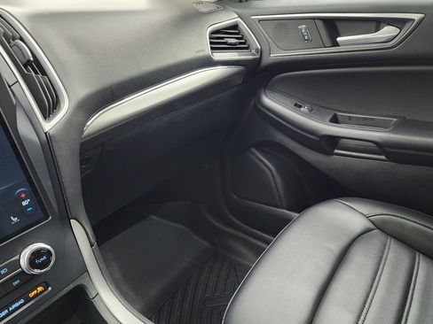 Used 2022 Ford Edge SEL image 11